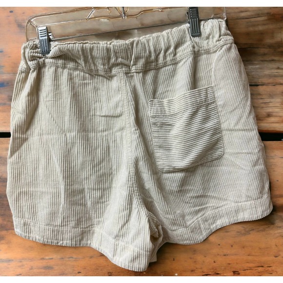 *SOLD* AYR women’s corduroy staycation shorts. Size small - Picture 2 of 9
